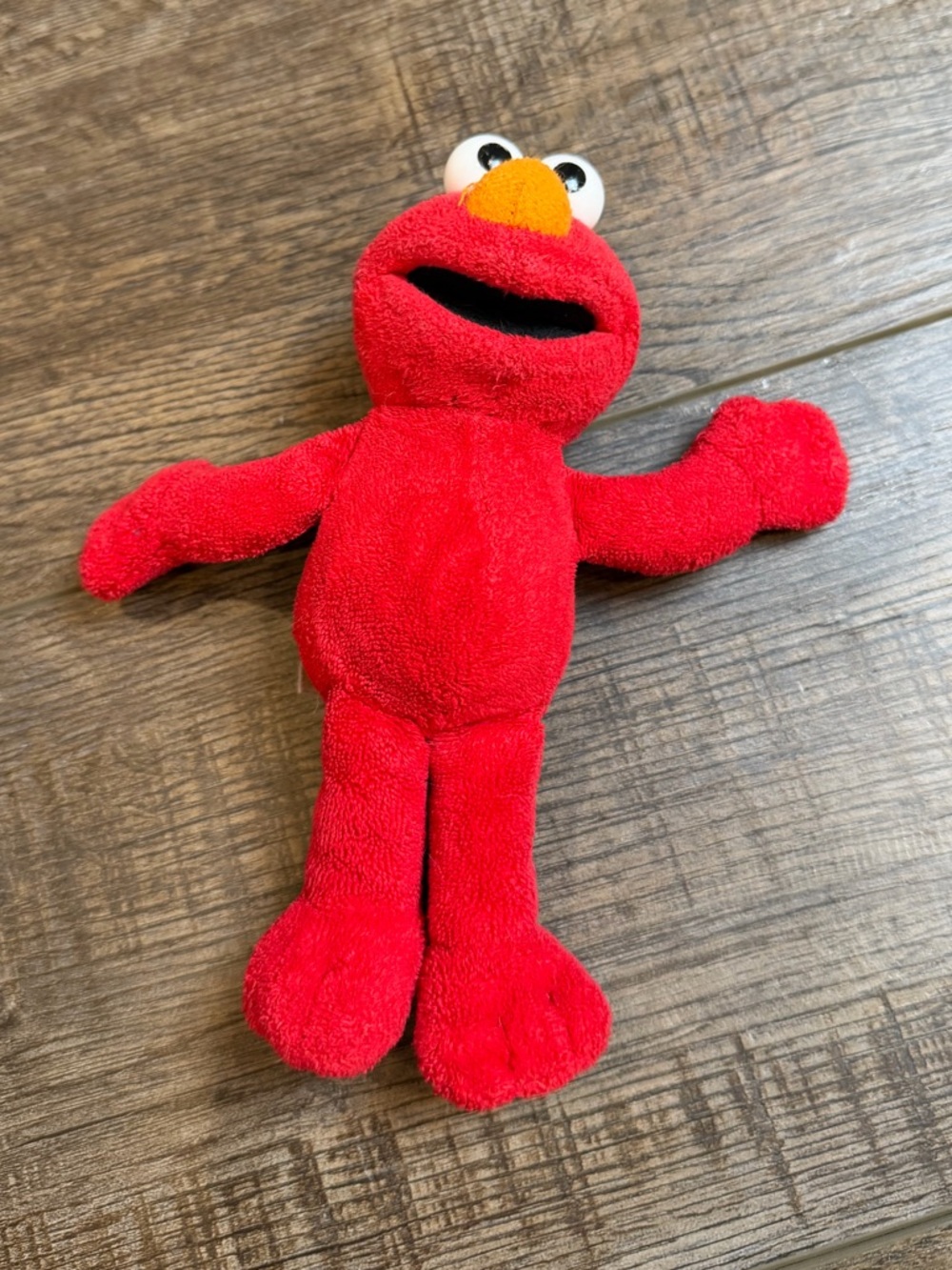 ❤️ Mini Elmo Plush – 5” Sesame Street Stuffed Toy